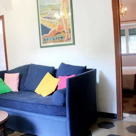 Old Town Sea View Apartment Levanto