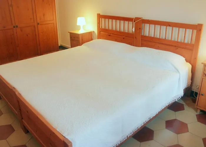 Old Town Sea View Apartment *