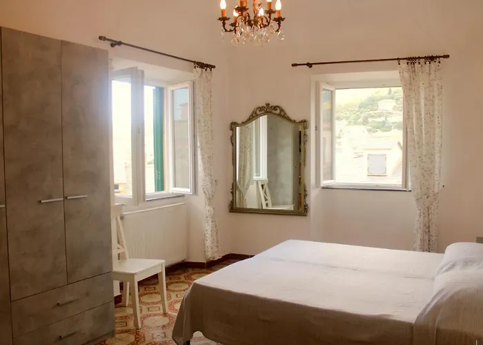 Old Town Sea View Appartement Levanto