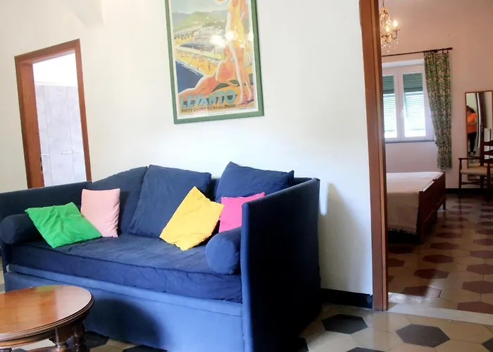 Old Town Sea View Apartment Levanto